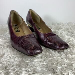 J Renee Burgundy Snakeskin Pumps Sz 8M